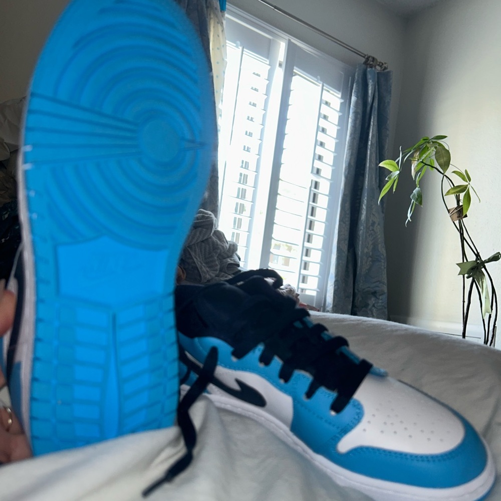 Air Jordan 1 Low Powder Blue LIKE NEW - Picture 10 of 11